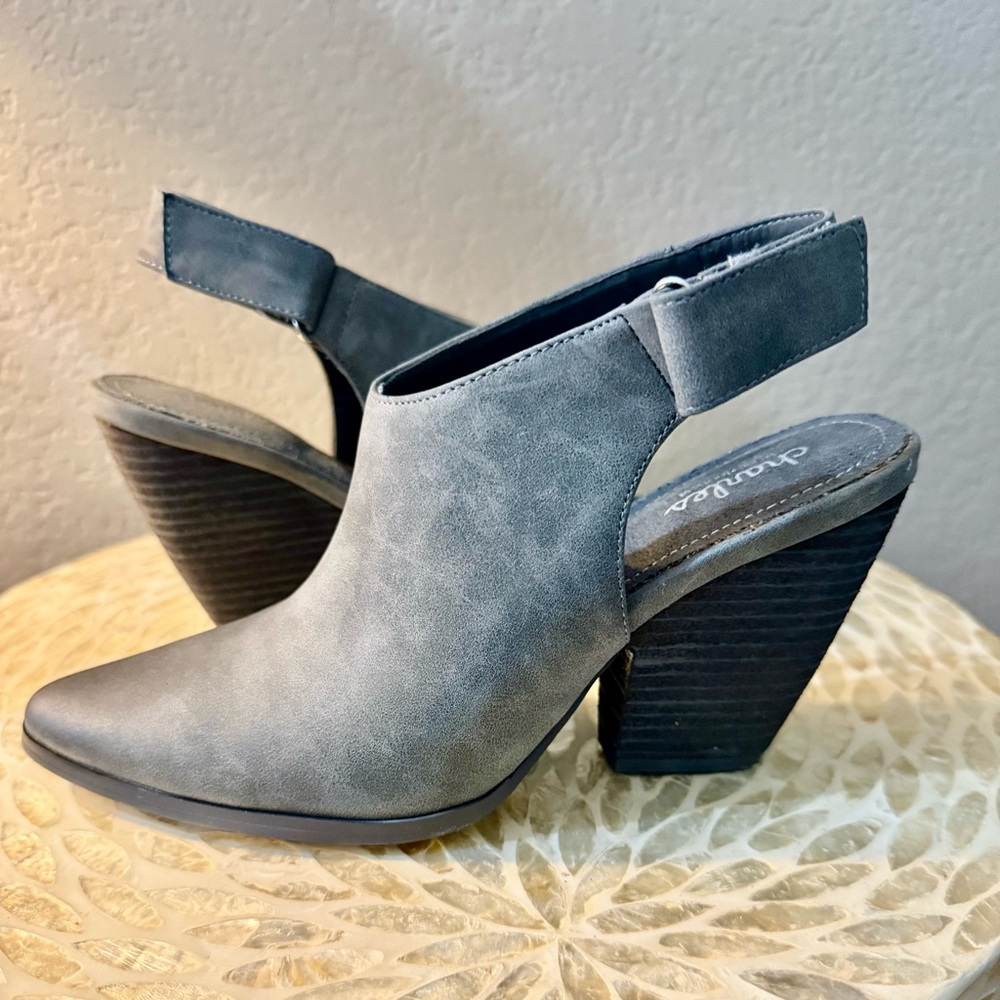 Charles By Charles David Charcoal Block Heel Mules New